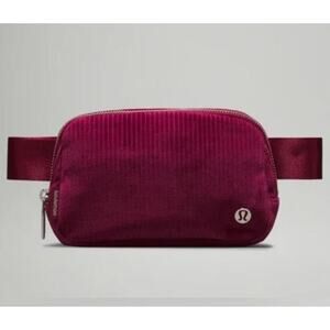 NWT Lululemon Everywhere Belt‎ Corduroy Deep Luxe Gold Silver